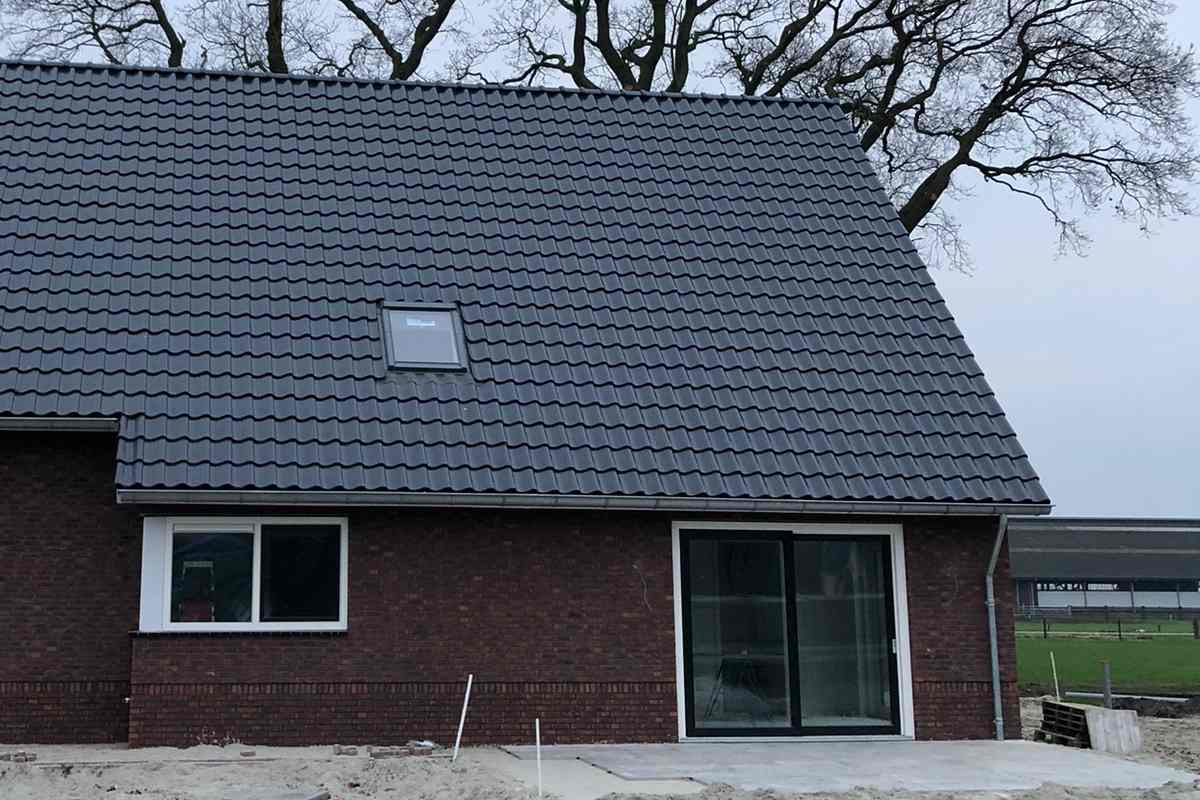 Oplevering van een nieuwbouwwoning in Klazienaveen – duurzaam en op maat Moderne nieuwbouwwoning in Klazienaveen door Bouwonderneming Zomer
